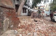 Bulldozer, PFI flags and objectionable literature found in Prayagraj violence mastermind Javed's house