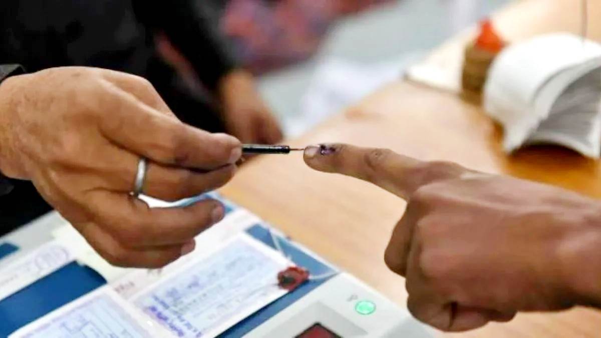 Lok Sabha by-elections in Azamgarh and Rampur: Votes will be held from 7 am to 6 pm, 35 lakh voters will choose their MP from 19 candidates