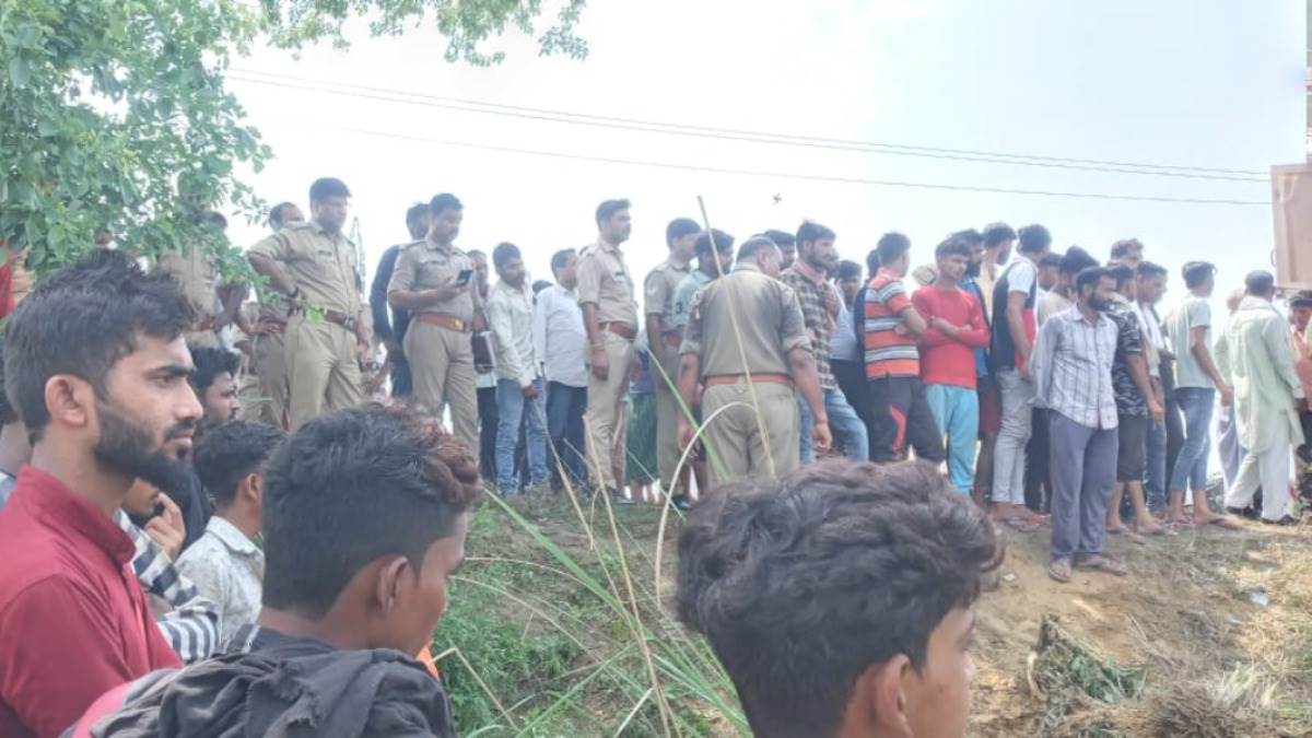 Speeding trailer hit e-rickshaw, 6 people died in chaos