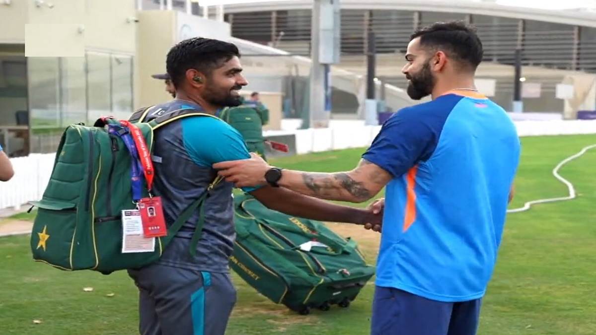 Virat Kohli and Babar Azam met before the match, the atmosphere heated up among the fans