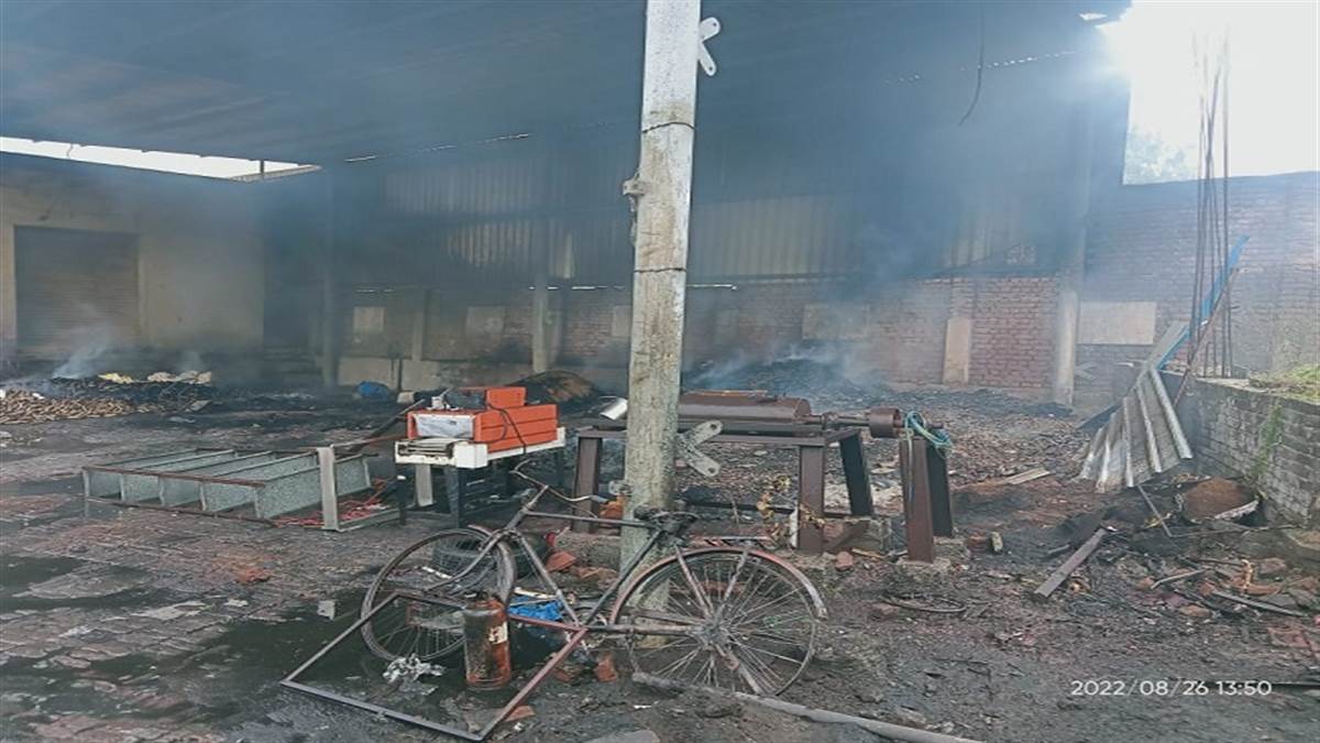 Fire breaks out in firecracker factory in Meerut, one dead, many scorched