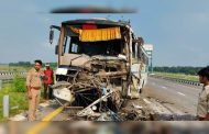 A private bus collided with a truck on Purvanchal Expressway, 14 injured in the accident, two serious referees