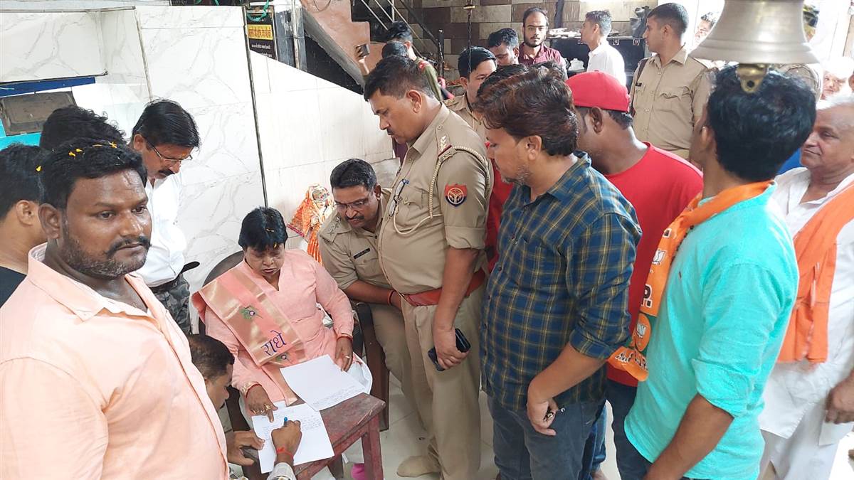 Young man broke Shivling by entering the ancient temple of Aligarh, arrested