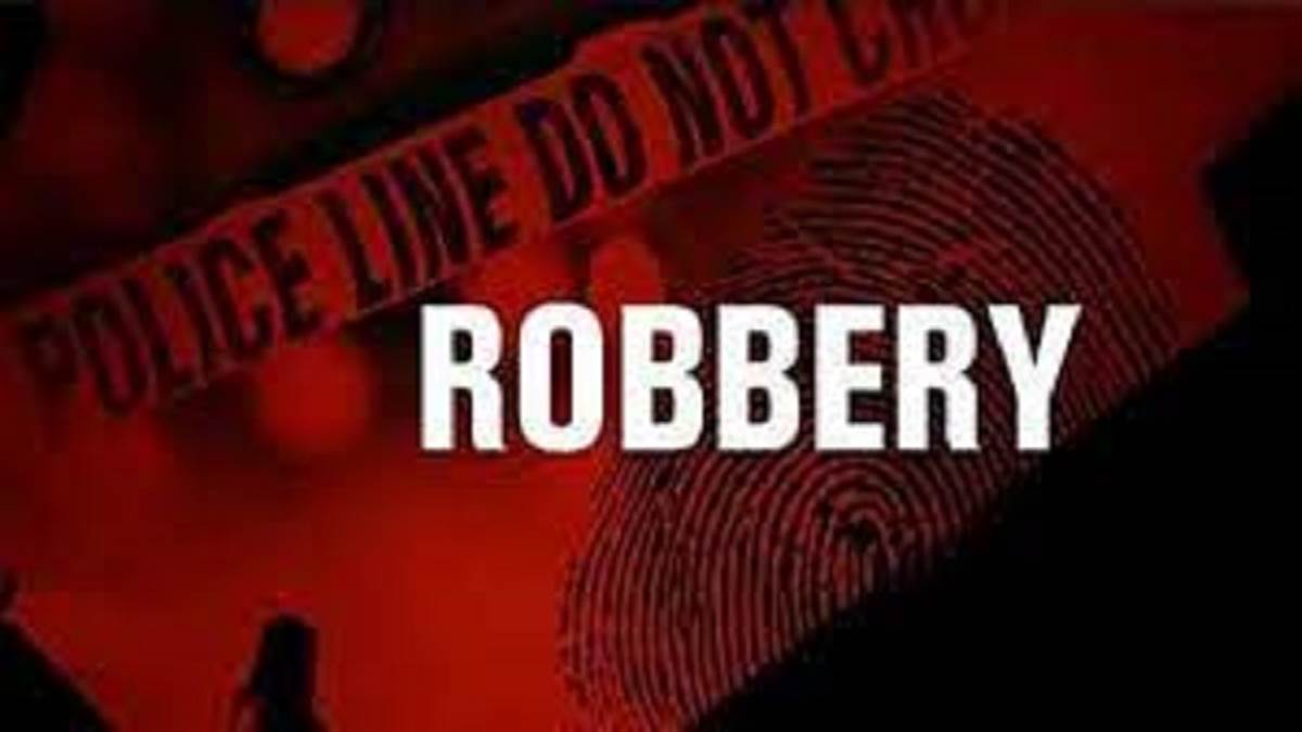 25 lakh robbery by taking the family hostage in Nanglamal