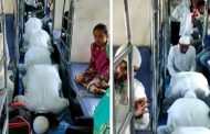 Namaz read in a moving train by blocking the way of passengers