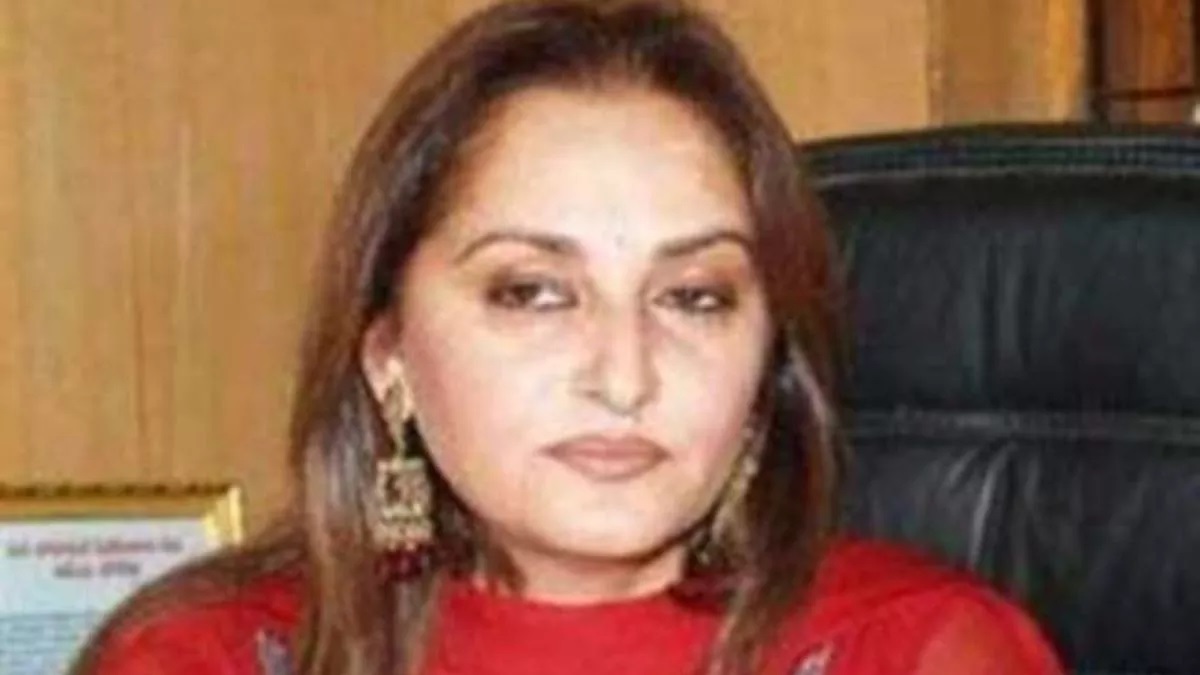 Non-bailable warrant against former MP Jaya Prada, police returned to Bangalore due to being in Singapore