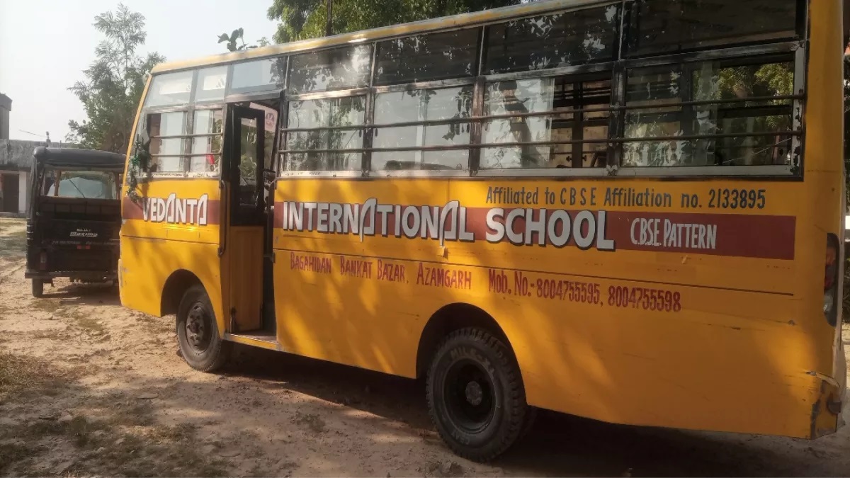 Drunken school bus driver rams into parked auto, case filed