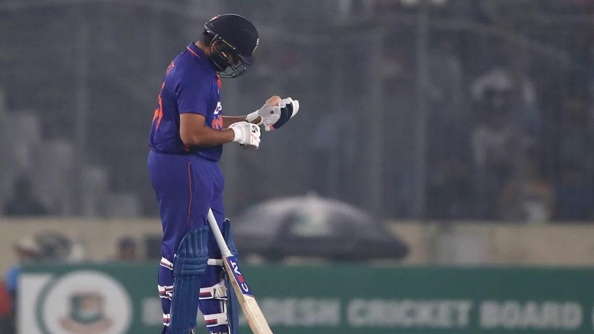 Even Rohit Sharma's bravery could not prevent India's defeat, lost the series as well