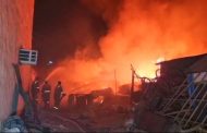 Fierce fire broke out in a junk godown in Noida, fire brigade brought it under control