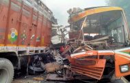 Horrific accident in Farrukhabad due to fog, two killed in roadways bus and truck collision, a dozen seriously injured