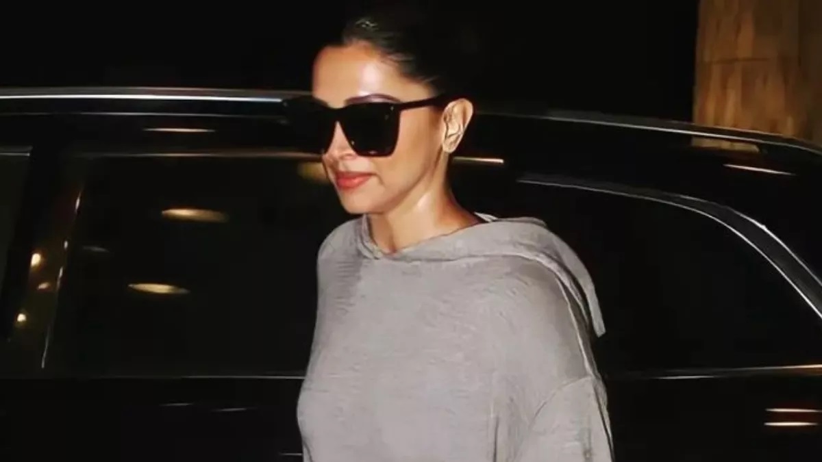 Deepika Padukone seen at the airport after the trailer launch of 'Pathan', asked paparazzi this question