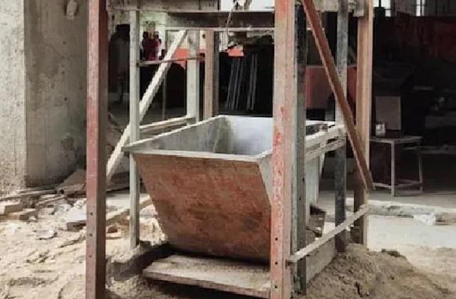Temporary lift of building under construction broke, engineer died after falling from 25th floor