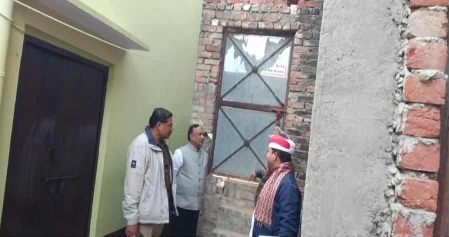 Bulldozer can run on the houses of history sheeter Suresh Pradhan, Badaun police marked