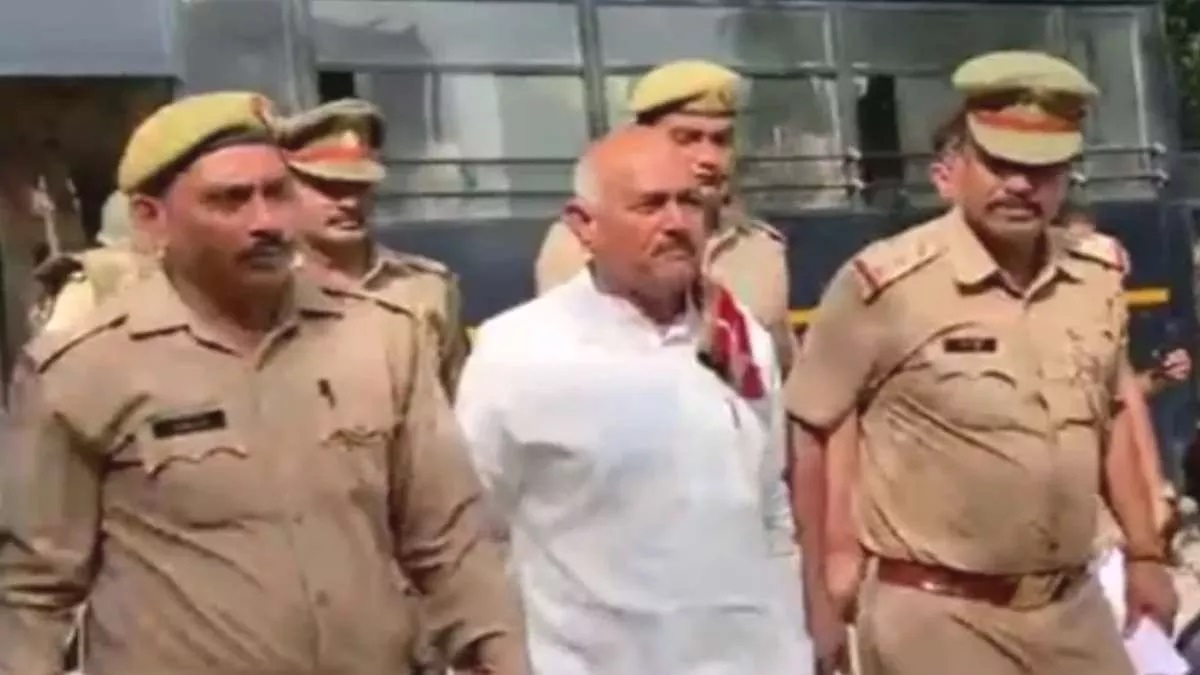 Former SP MLA Rameshwar Yadav was shifted from Etah Jail to Aligarh, brother was arrested 14 days ago