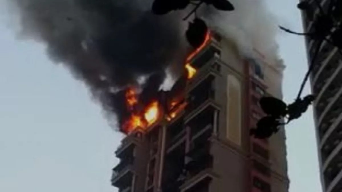 Fire broke out in the flat on the seventh floor of Lucknow's Smriti Apartment