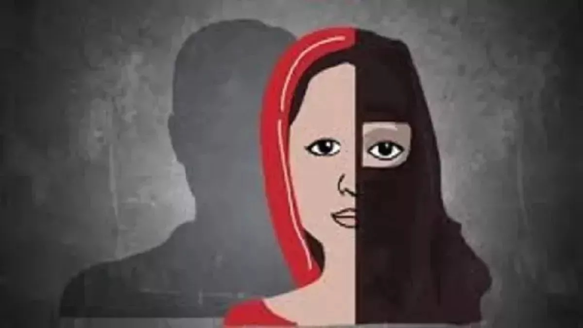 In Sonbhadra, a Muslim youth married after converting a tribal minor, settled for one lakh