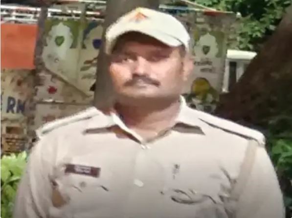 Policeman shot himself in Balrampur: shot from official rifle, blood-soaked body found in room, suicide note from spot