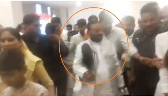 Shoe thrown at Swami Prasad Maurya, incident happened during SP's OBC Mahasammelan