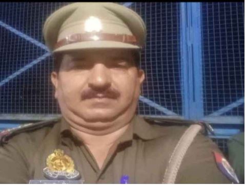 Befriend me, I will help you with your body, mind and money...audio of a selfish police officer talking obscenely goes viral