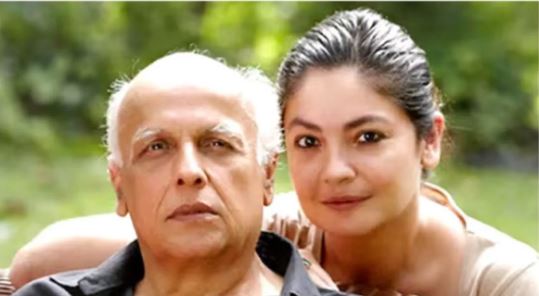 Pooja Bhatt breaks silence on controversial kiss with father Mahesh Bhatt, tells what Shahrukh had said to her