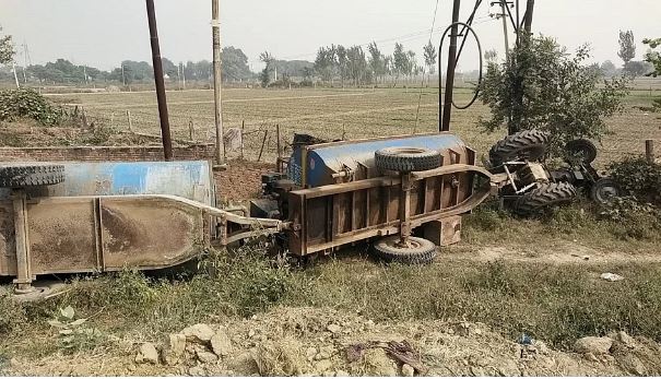 Tractor overturns on Khereshwar highway due to collision with vehicle, two youths killed