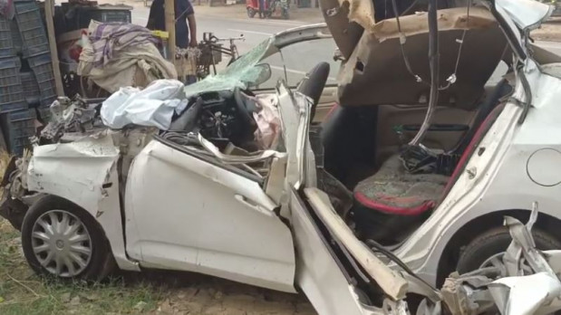 Four people including mother and daughter died in a horrific accident in Moradabad, car blown up