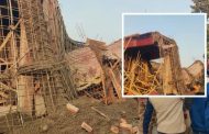 Roof of marriage hall under construction in Maharajganj collapsed, 3 laborers died, many buried under debris, rescue operation underway.