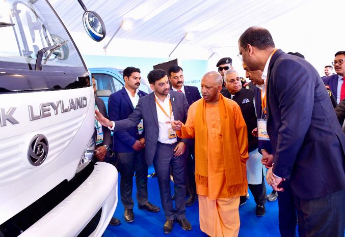 CM Yogi performed Bhoomi Pujan of electric vehicle factory, said- investors should also make investment public friendly
