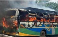 Bus caught fire due to short circuit on Agra-Lucknow Expressway Highway... 13 people including driver-conductor got burnt
