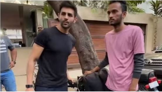 Karthik Aryan's ardent fan, cycled 1100 KM to meet him in Mumbai, watch video