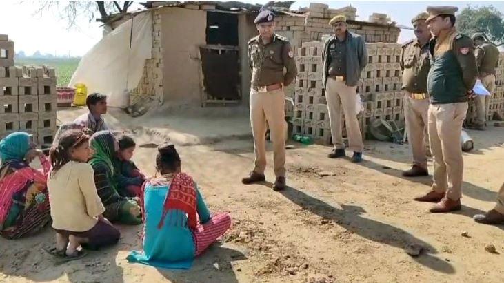 Contractor made video while taking bath, was harassing her; Dead bodies of two sisters found hanging from a tree in Kanpur