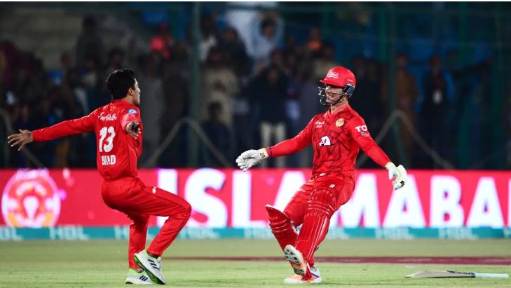 If it is final then so be it! Panauti Rizwan for Multan, Islamabad United champion on the last ball