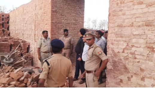 Maharajganj: Big accident on Labor Day, 3 laborers crushed to death due to collapse of brick kiln wall