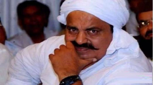 Big action taken against Mafia Atiq's lawyer Khan Saulat Hanif, police declares him a history-sheeter