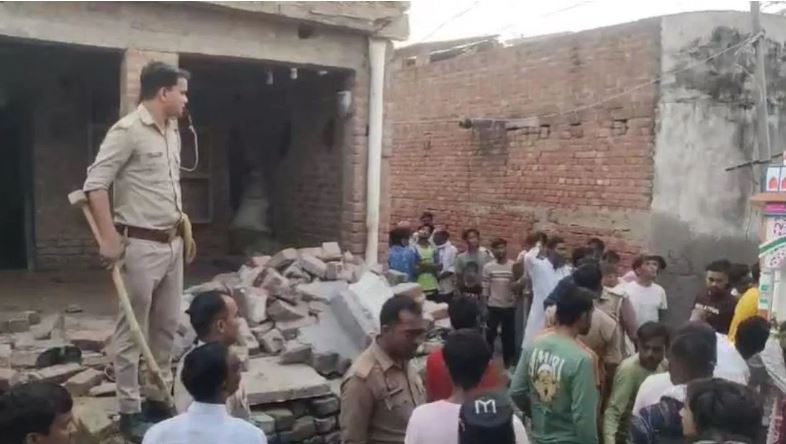Major accident in Kannauj: Balcony fell during Muharram procession, child died, 50 injured