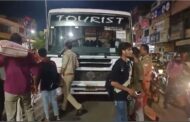 UP: Crazy bus driver commits a crime in Hapur, cuts his hand and fills girl's demand with blood, then molests and beats her