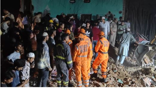 Cylinder blast in Bulandshahr, 6 people including 3 women died, house got razed to the ground due to the blast