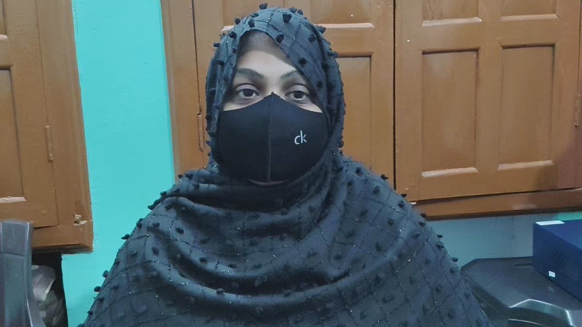 Iram had come to Bareilly from Pakistan as a bride; now she will go back as a divorcee, she will have to leave both her children behind